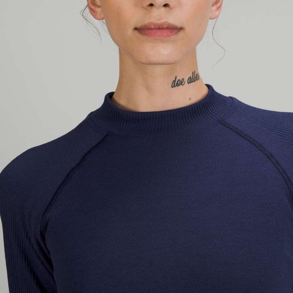 Lululemon Keep the Heat Thermal Long Sleeve Shirt Night Sea Size Medium - Picture 4 of 15